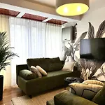 Laciarska Apartment ~ 200M Main Square ~ Self Check-In 20H